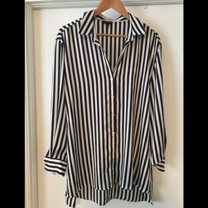 Who what wear NWOT black + white tunic shirt